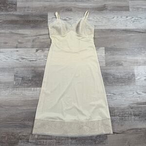 Vintage Vanity Fair 70s Ivory Lace Full Slip Dress 32L Coquette Nylon Lingerie